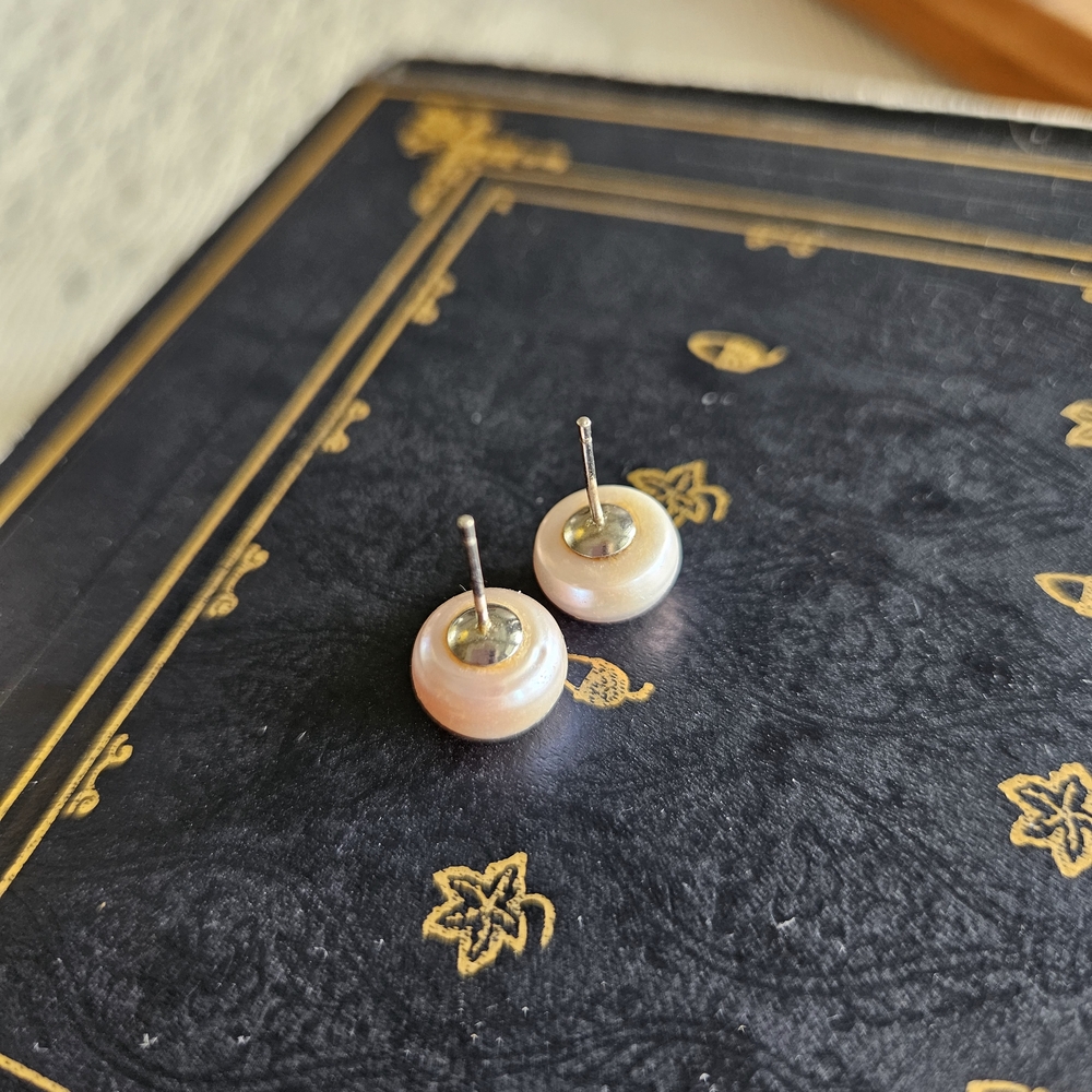 Vintage Pearl Stud Earrings - Picture 2 of 4
